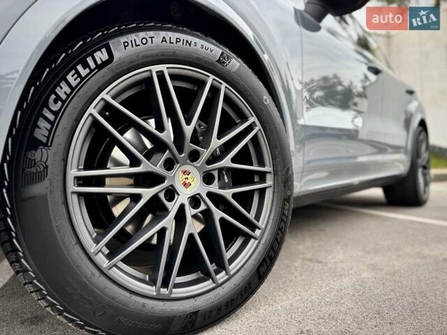 Серый Порше Cayenne Coupe, объемом двигателя 3 л и пробегом 31 тыс. км за 137700 $, фото 31 на Automoto.ua