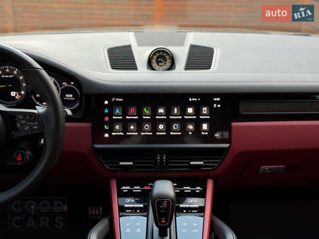 Серый Порше Cayenne Coupe, объемом двигателя 4 л и пробегом 5 тыс. км за 233000 $, фото 44 на Automoto.ua