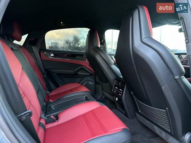 Серый Порше Cayenne Coupe, объемом двигателя 4 л и пробегом 8 тыс. км за 269900 $, фото 73 на Automoto.ua
