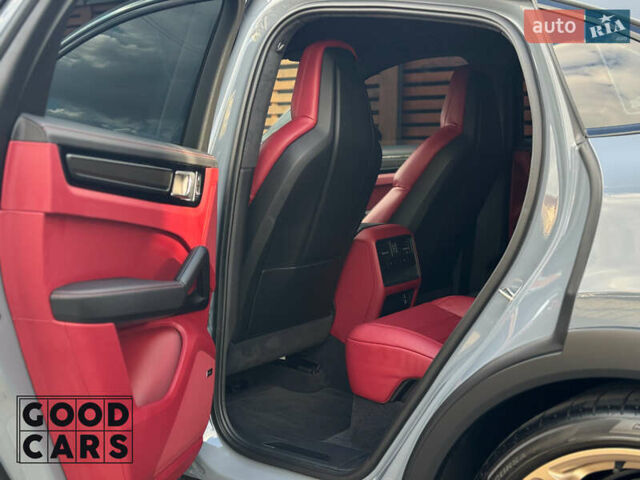 Серый Порше Cayenne Coupe, объемом двигателя 4 л и пробегом 5 тыс. км за 233000 $, фото 39 на Automoto.ua