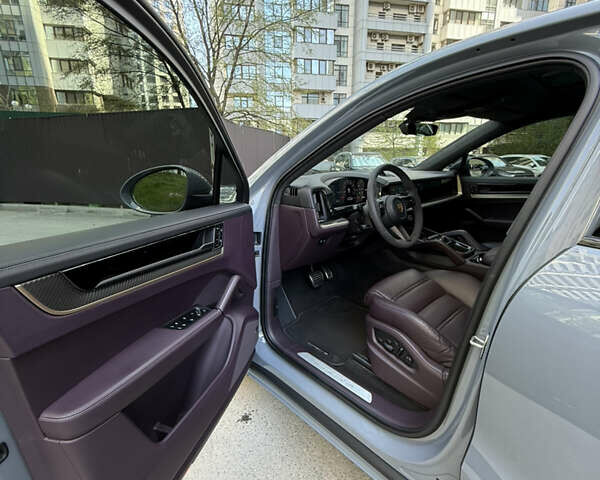 Серый Порше Cayenne Coupe, объемом двигателя 3.98 л и пробегом 43 тыс. км за 145000 $, фото 4 на Automoto.ua