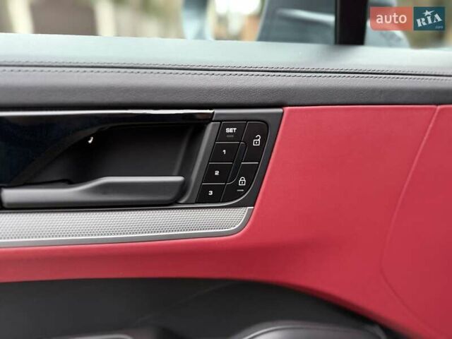 Серый Порше Cayenne Coupe, объемом двигателя 3 л и пробегом 26 тыс. км за 135555 $, фото 43 на Automoto.ua