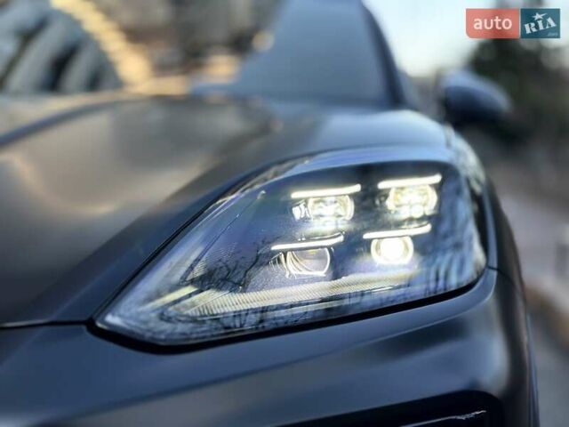 Серый Порше Cayenne Coupe, объемом двигателя 4 л и пробегом 5 тыс. км за 212000 $, фото 50 на Automoto.ua