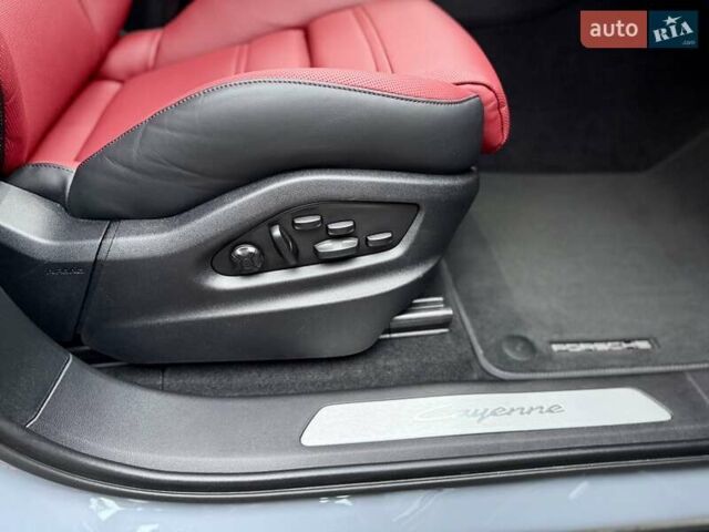 Серый Порше Cayenne Coupe, объемом двигателя 3 л и пробегом 26 тыс. км за 135555 $, фото 75 на Automoto.ua