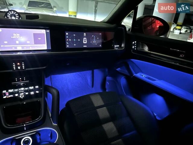 Серый Порше Cayenne Coupe, объемом двигателя 4 л и пробегом 5 тыс. км за 212000 $, фото 46 на Automoto.ua