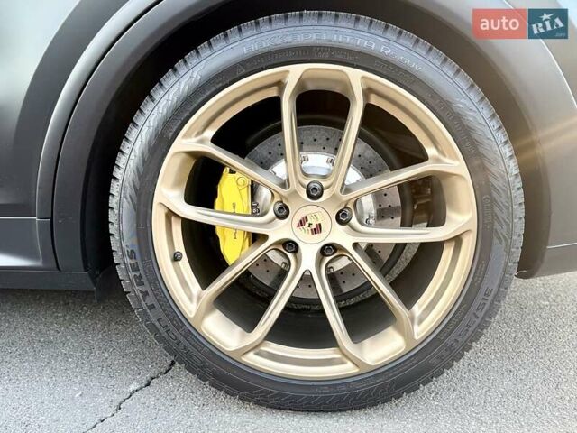 Серый Порше Cayenne Coupe, объемом двигателя 4 л и пробегом 5 тыс. км за 212000 $, фото 12 на Automoto.ua