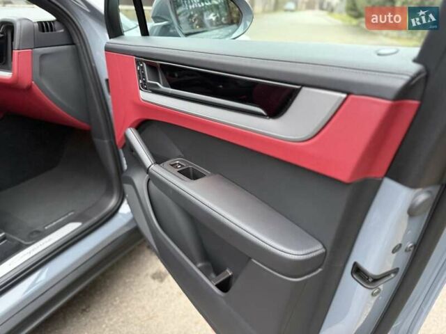 Серый Порше Cayenne Coupe, объемом двигателя 3 л и пробегом 26 тыс. км за 135555 $, фото 73 на Automoto.ua