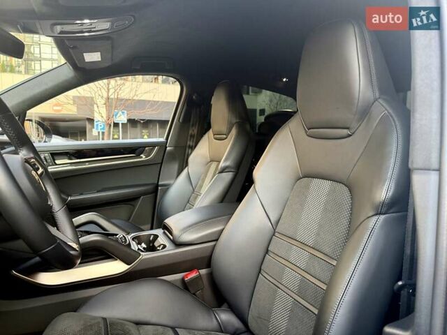 Серый Порше Cayenne Coupe, объемом двигателя 4 л и пробегом 5 тыс. км за 212000 $, фото 36 на Automoto.ua