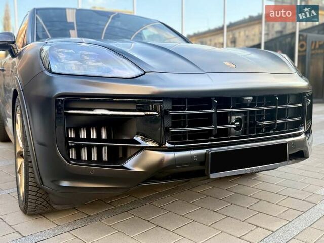 Серый Порше Cayenne Coupe, объемом двигателя 4 л и пробегом 5 тыс. км за 212000 $, фото 32 на Automoto.ua