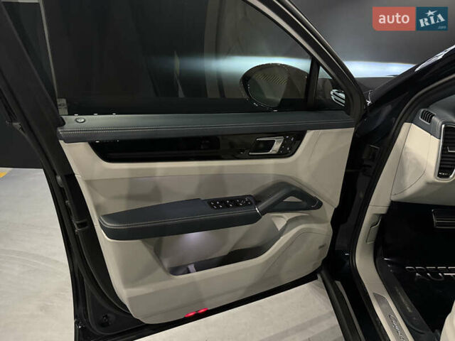 Синий Порше Cayenne Coupe, объемом двигателя 2.89 л и пробегом 11 тыс. км за 94500 $, фото 28 на Automoto.ua