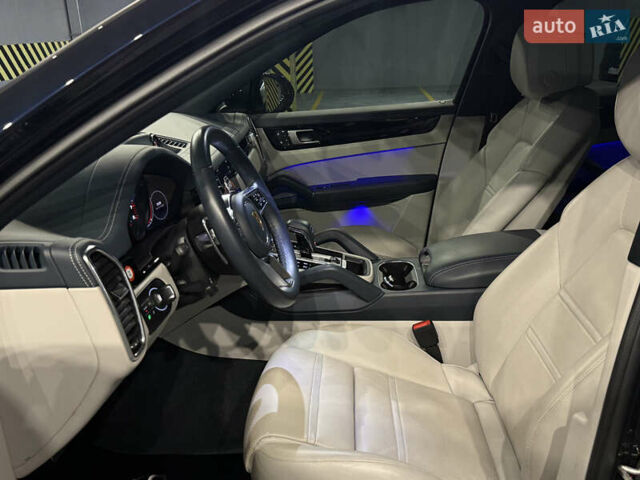 Синий Порше Cayenne Coupe, объемом двигателя 2.89 л и пробегом 11 тыс. км за 94500 $, фото 38 на Automoto.ua