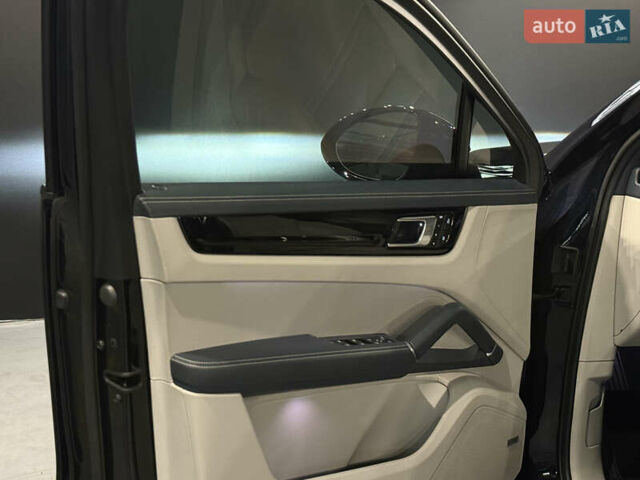 Синий Порше Cayenne Coupe, объемом двигателя 2.89 л и пробегом 11 тыс. км за 94500 $, фото 37 на Automoto.ua