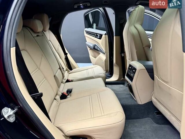 Синий Порше Cayenne Coupe, объемом двигателя 3 л и пробегом 18 тыс. км за 93900 $, фото 57 на Automoto.ua