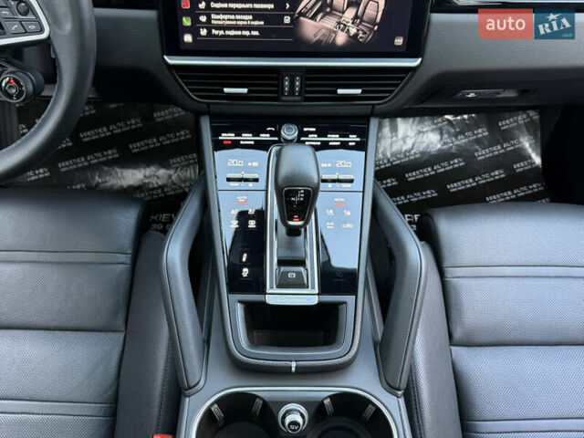 Синий Порше Cayenne Coupe, объемом двигателя 3 л и пробегом 17 тыс. км за 79000 $, фото 64 на Automoto.ua