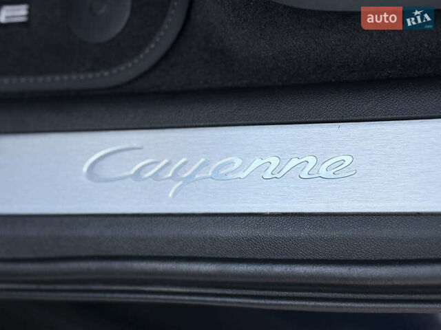 Синий Порше Cayenne Coupe, объемом двигателя 3 л и пробегом 17 тыс. км за 79000 $, фото 57 на Automoto.ua