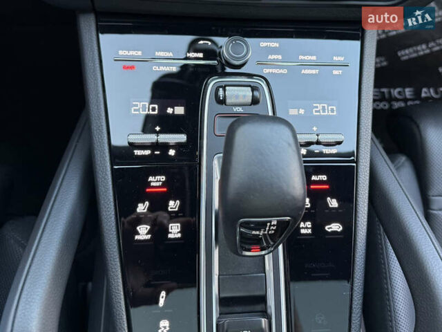 Синий Порше Cayenne Coupe, объемом двигателя 3 л и пробегом 17 тыс. км за 79000 $, фото 79 на Automoto.ua