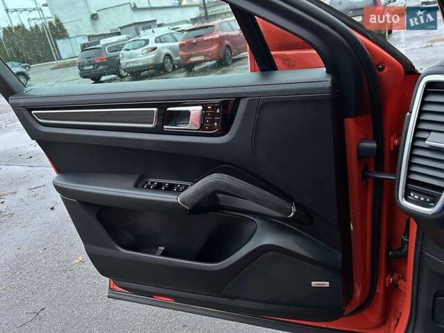 Оранжевый Порше Cayenne Coupe, объемом двигателя 2.89 л и пробегом 137 тыс. км за 69000 $, фото 18 на Automoto.ua