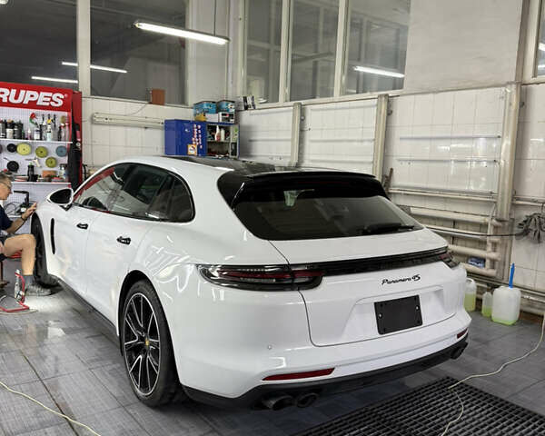 Белый Порше Panamera Sport Turismo, объемом двигателя 2.89 л и пробегом 48 тыс. км за 75000 $, фото 5 на Automoto.ua