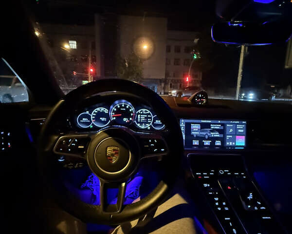 Белый Порше Panamera Sport Turismo, объемом двигателя 2.89 л и пробегом 48 тыс. км за 75000 $, фото 9 на Automoto.ua