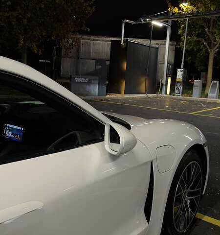 Білий Порше Тайкан, об'ємом двигуна 0 л та пробігом 99 тис. км за 70000 $, фото 14 на Automoto.ua