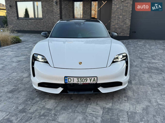 Белый Порше Тайкан, объемом двигателя 0 л и пробегом 42 тыс. км за 57900 $, фото 1 на Automoto.ua
