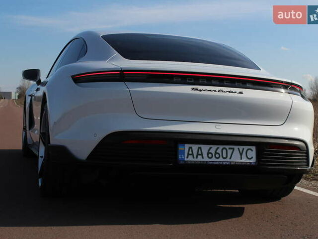 Белый Порше Тайкан, объемом двигателя 0 л и пробегом 68 тыс. км за 79700 $, фото 15 на Automoto.ua