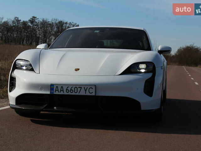 Белый Порше Тайкан, объемом двигателя 0 л и пробегом 68 тыс. км за 79700 $, фото 16 на Automoto.ua