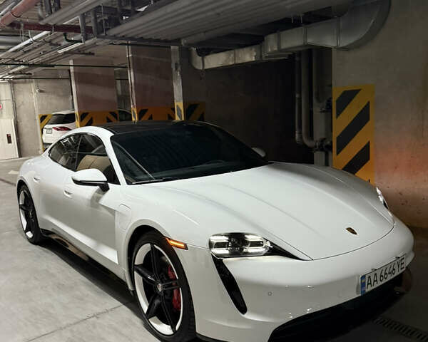 Белый Порше Тайкан, объемом двигателя 0 л и пробегом 79 тыс. км за 52700 $, фото 1 на Automoto.ua