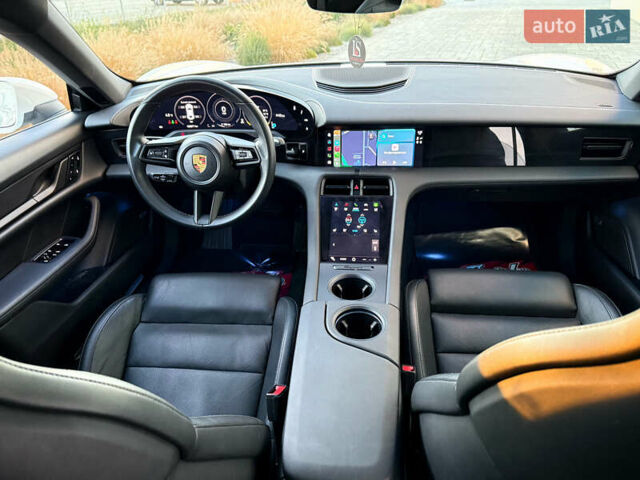 Белый Порше Тайкан, объемом двигателя 0 л и пробегом 100 тыс. км за 51800 $, фото 22 на Automoto.ua