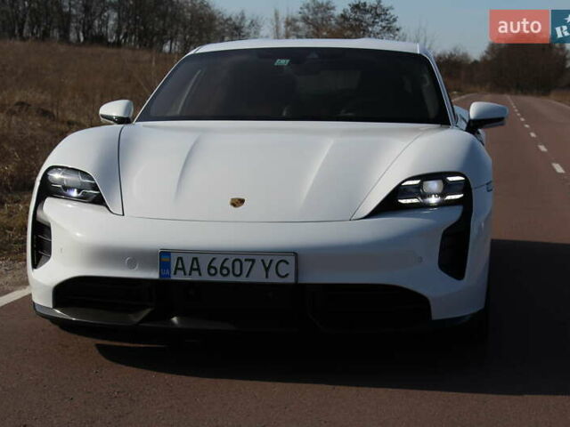 Порше Тайкан 2020 в Киеве на Automoto.ua Белый Порше Тайкан, объемом двигателя 0 л и пробегом 67 тыс. км за 81700 $, фото 2 на Automoto.ua