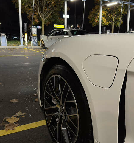 Білий Порше Тайкан, об'ємом двигуна 0 л та пробігом 99 тис. км за 70000 $, фото 4 на Automoto.ua