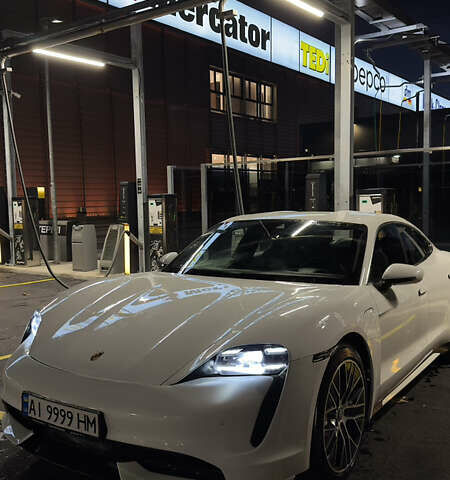 Білий Порше Тайкан, об'ємом двигуна 0 л та пробігом 99 тис. км за 70000 $, фото 1 на Automoto.ua