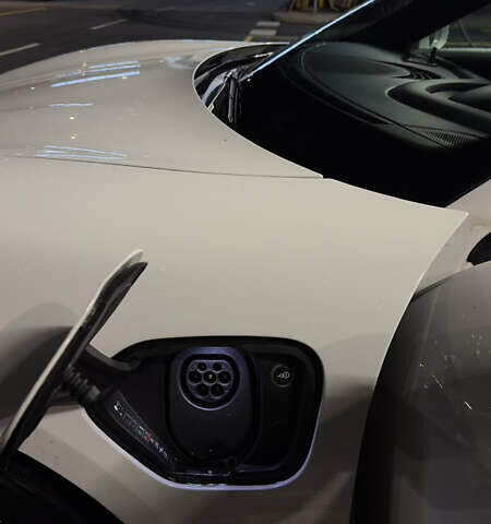 Білий Порше Тайкан, об'ємом двигуна 0 л та пробігом 99 тис. км за 70000 $, фото 19 на Automoto.ua