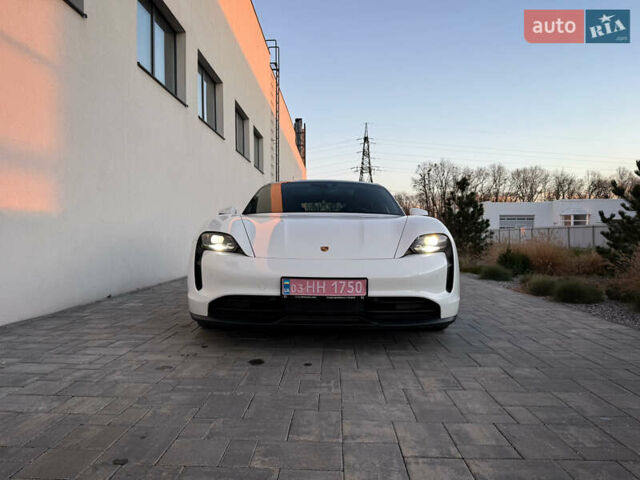 Белый Порше Тайкан, объемом двигателя 0 л и пробегом 100 тыс. км за 51800 $, фото 41 на Automoto.ua