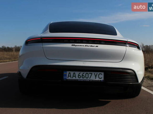 Белый Порше Тайкан, объемом двигателя 0 л и пробегом 68 тыс. км за 79700 $, фото 14 на Automoto.ua