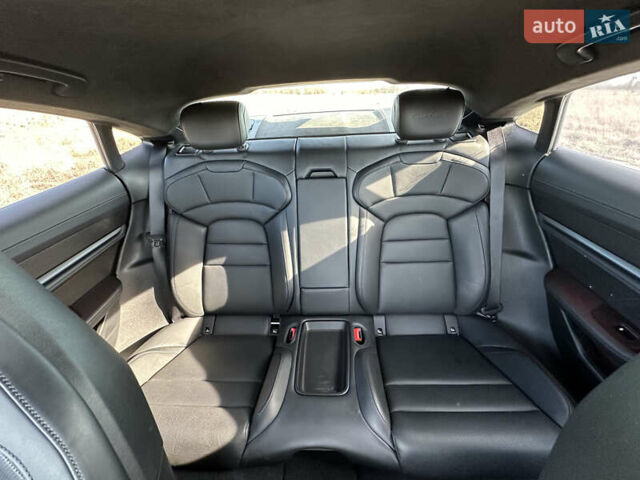 Белый Порше Тайкан, объемом двигателя 0 л и пробегом 68 тыс. км за 79700 $, фото 18 на Automoto.ua