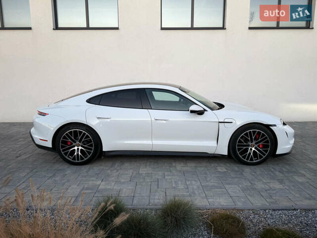 Белый Порше Тайкан, объемом двигателя 0 л и пробегом 100 тыс. км за 51800 $, фото 49 на Automoto.ua