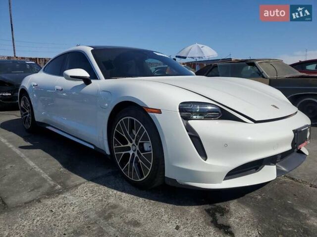 Белый Порше Тайкан, объемом двигателя 0 л и пробегом 23 тыс. км за 38000 $, фото 3 на Automoto.ua