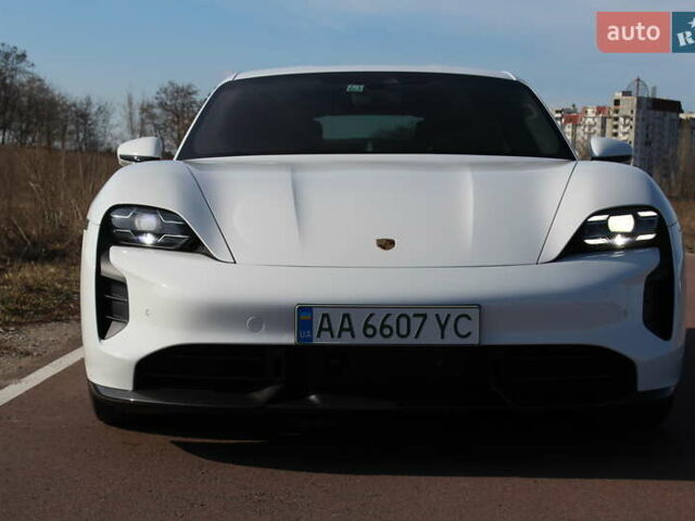 Белый Порше Тайкан, объемом двигателя 0 л и пробегом 68 тыс. км за 79700 $, фото 1 на Automoto.ua
