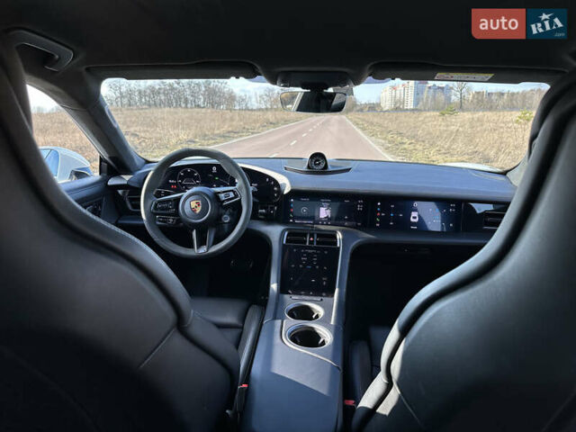 Белый Порше Тайкан, объемом двигателя 0 л и пробегом 68 тыс. км за 79700 $, фото 22 на Automoto.ua