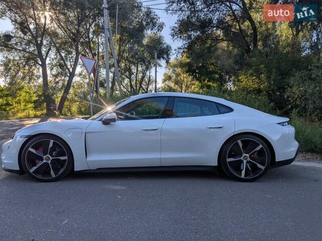 Белый Порше Тайкан, объемом двигателя 0 л и пробегом 77 тыс. км за 59000 $, фото 16 на Automoto.ua