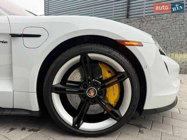 Білий Порше Тайкан, об'ємом двигуна 0 л та пробігом 43 тис. км за 71000 $, фото 11 на Automoto.ua