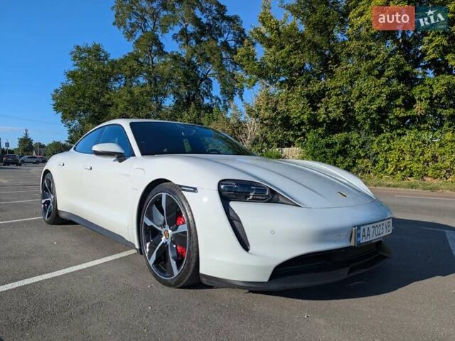 Белый Порше Тайкан, объемом двигателя 0 л и пробегом 77 тыс. км за 59000 $, фото 2 на Automoto.ua