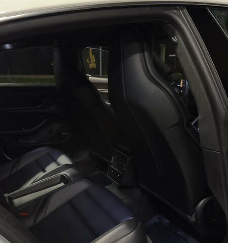 Білий Порше Тайкан, об'ємом двигуна 0 л та пробігом 99 тис. км за 70000 $, фото 13 на Automoto.ua