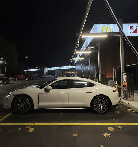 Білий Порше Тайкан, об'ємом двигуна 0 л та пробігом 99 тис. км за 70000 $, фото 3 на Automoto.ua