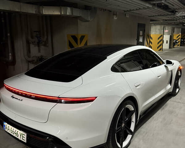 Белый Порше Тайкан, объемом двигателя 0 л и пробегом 79 тыс. км за 54500 $, фото 3 на Automoto.ua