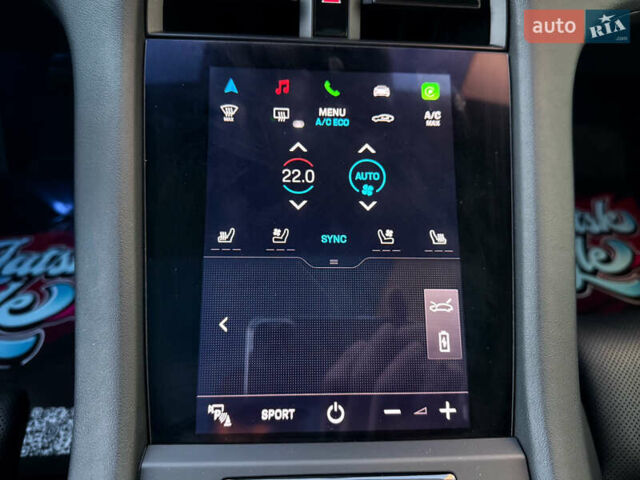 Белый Порше Тайкан, объемом двигателя 0 л и пробегом 100 тыс. км за 51800 $, фото 28 на Automoto.ua