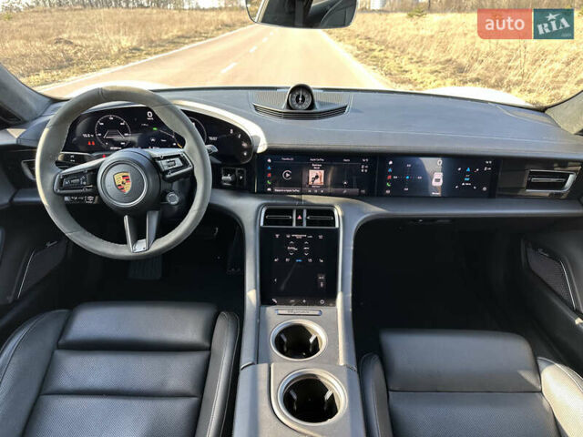 Белый Порше Тайкан, объемом двигателя 0 л и пробегом 68 тыс. км за 79700 $, фото 21 на Automoto.ua