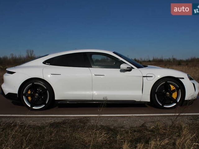 Белый Порше Тайкан, объемом двигателя 0 л и пробегом 68 тыс. км за 79700 $, фото 5 на Automoto.ua