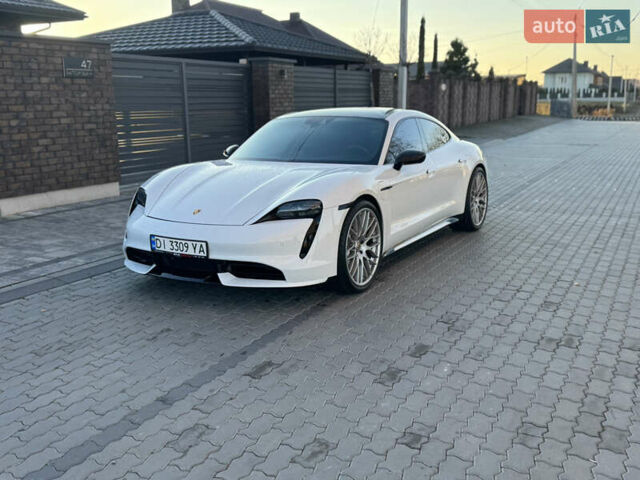 Белый Порше Тайкан, объемом двигателя 0 л и пробегом 42 тыс. км за 57900 $, фото 12 на Automoto.ua